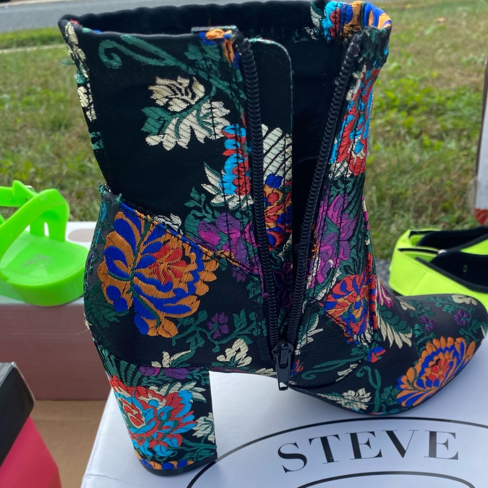 Black Multi Steve Madden Boots W7